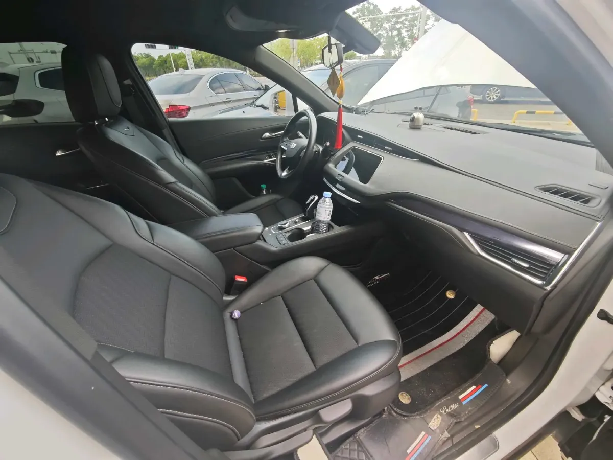 2022 Cadillac XT4 2.0T 237HP L4 9AT,autocango,china used car exporter,china ev exporter,chinese used car exporter,chinese used ev exporter