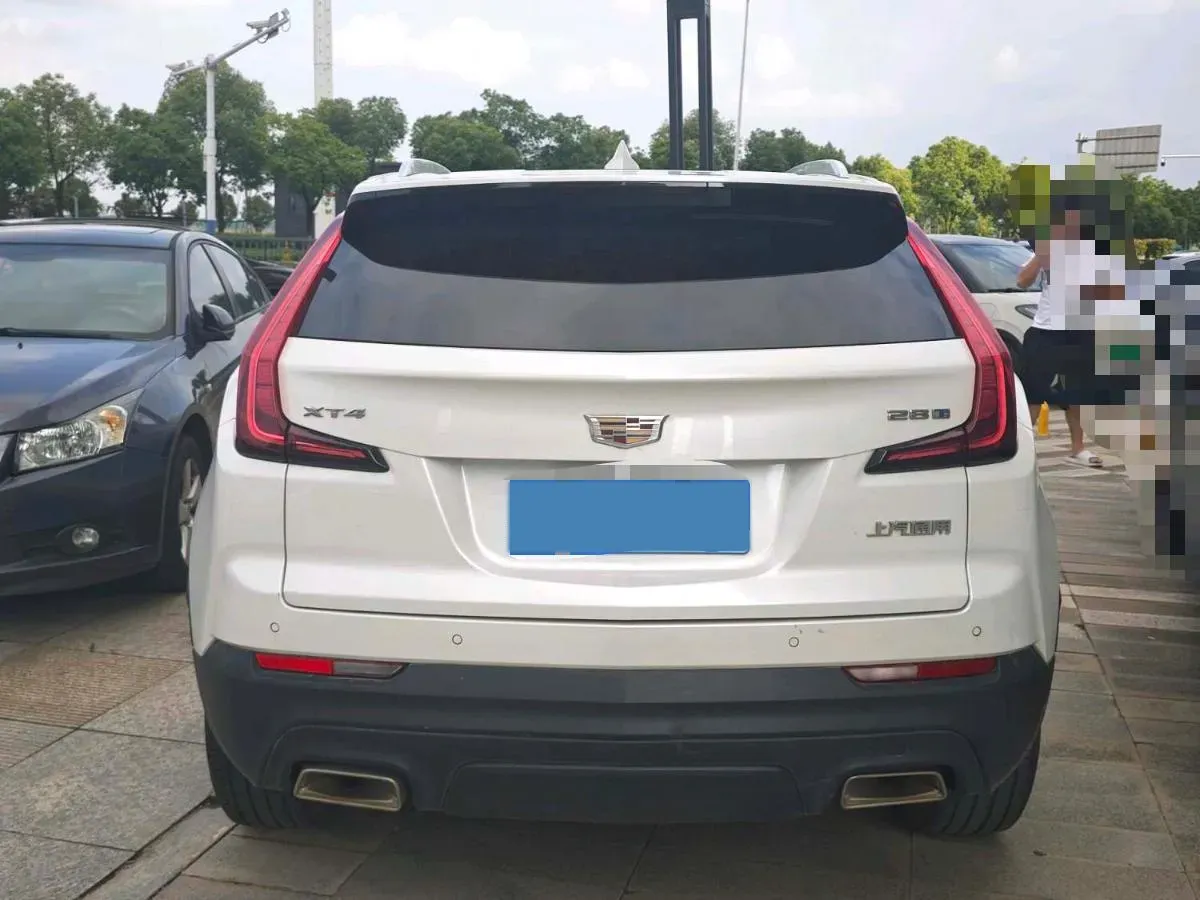 2022 Cadillac XT4 2.0T 237HP L4 9AT,autocango,china used car exporter,china ev exporter,chinese used car exporter,chinese used ev exporter