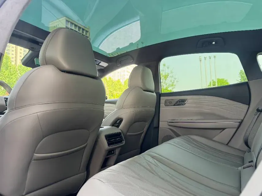 2025 Geely Galaxy Starshine 8 1.5T 163HP L4 3DHT PHEV 27.69KWH,autocango,china used car exporter,china ev exporter,chinese used car exporter,chinese used ev exporter