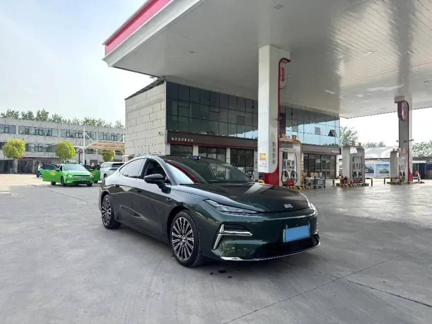 2025 Geely Galaxy Starshine 8 1.5T 163HP L4 3DHT PHEV 27.69KWH,autocango,china used car exporter,china ev exporter,chinese used car exporter,chinese used ev exporter