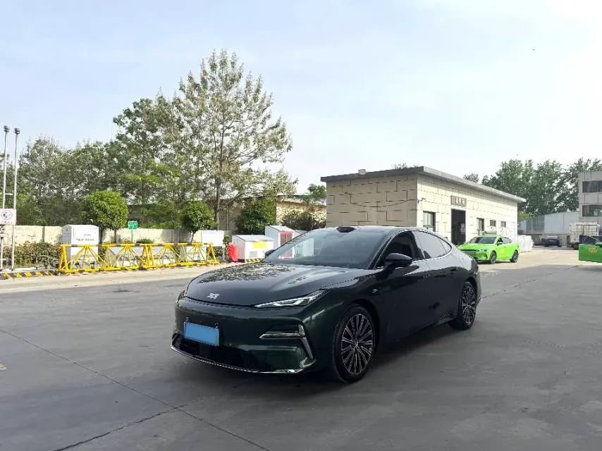 2025 Geely Galaxy Starshine 8 1.5T 163HP L4 3DHT PHEV 27.69KWH,autocango,china used car exporter,china ev exporter,chinese used car exporter,chinese used ev exporter