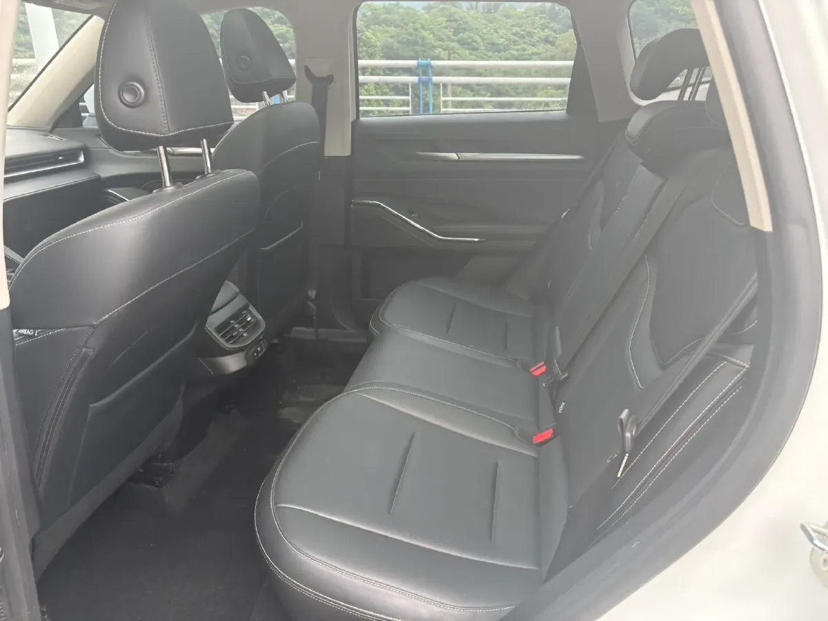 2021 Haval H6 1.5T 169HP L4 7DCT,autocango,china used car exporter,china ev exporter,chinese used car exporter,chinese used ev exporter