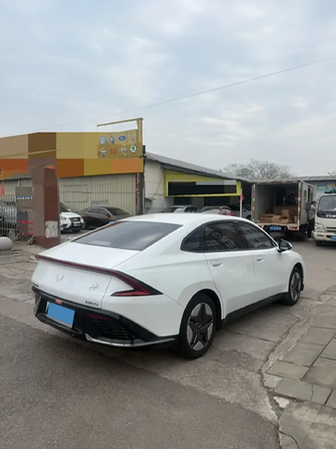 2024 WuLing E5 BEV 54.3KWH,autocango,china used car exporter,china ev exporter,chinese used car exporter,chinese used ev exporter