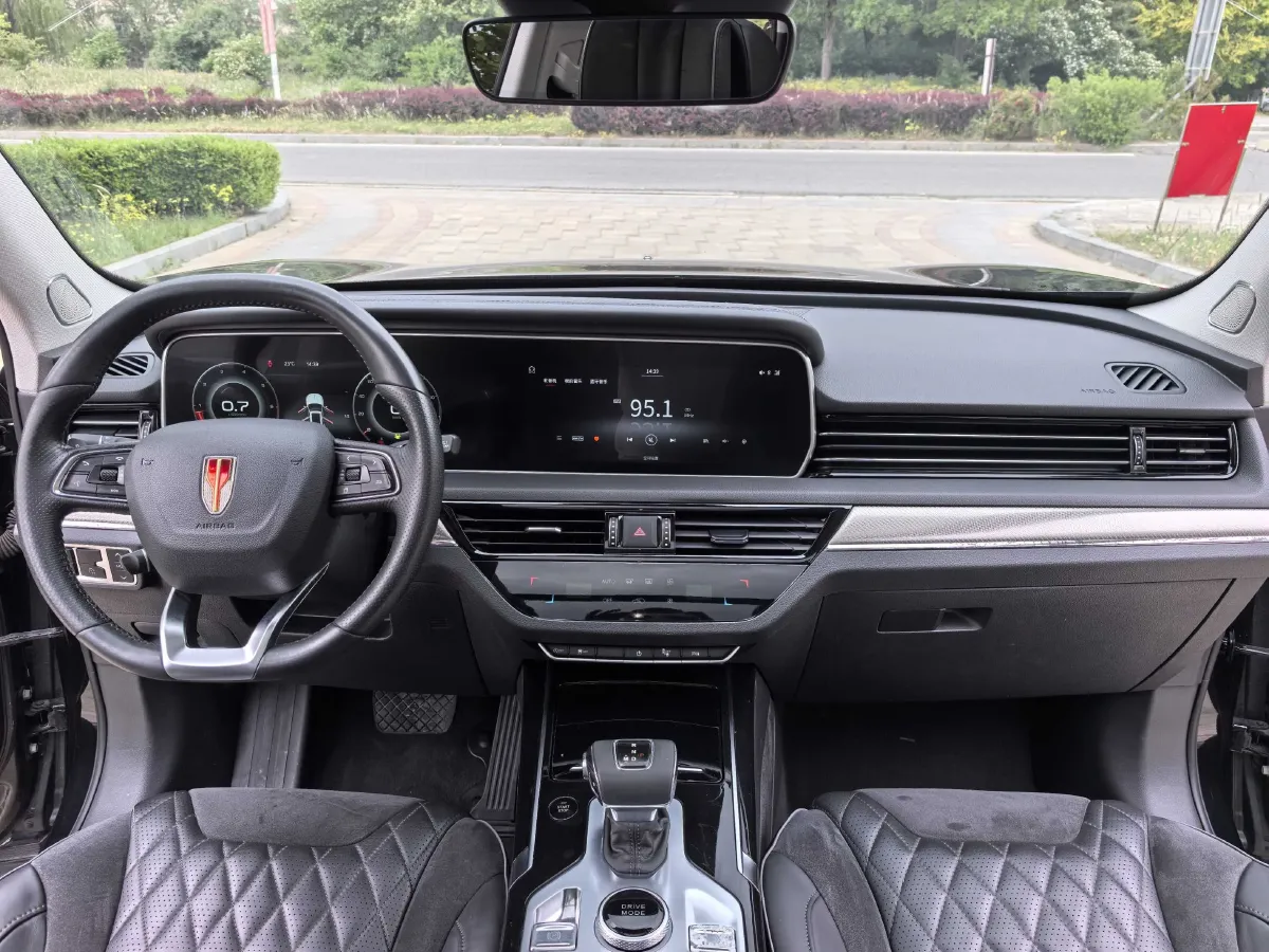 2019 HongQi HS5 2.0T 224HP L4 6AT,autocango,china used car exporter,china ev exporter,chinese used car exporter,chinese used ev exporter