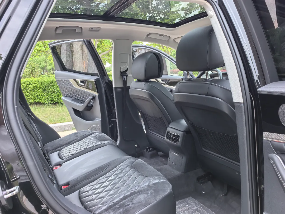 2019 HongQi HS5 2.0T 224HP L4 6AT,autocango,china used car exporter,china ev exporter,chinese used car exporter,chinese used ev exporter