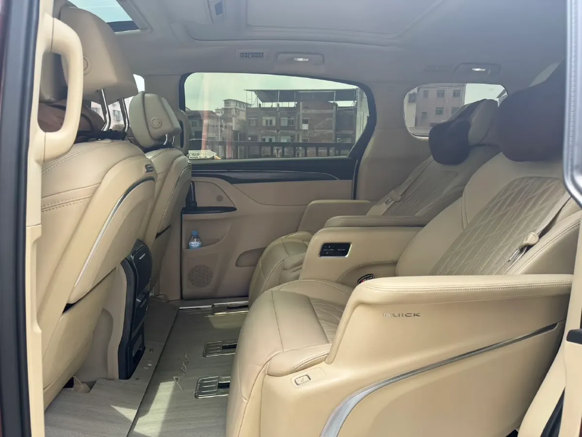 2022 Buick GL8 2.0T 237HP L4 9AT,autocango,china used car exporter,china ev exporter,chinese used car exporter,chinese used ev exporter