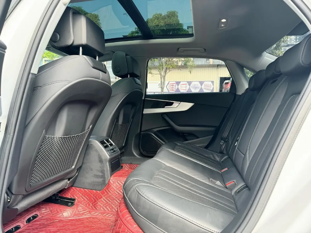 2020 Audi A4L 2.0T 190HP L4 7DCT,autocango,china used car exporter,china ev exporter,chinese used car exporter,chinese used ev exporter