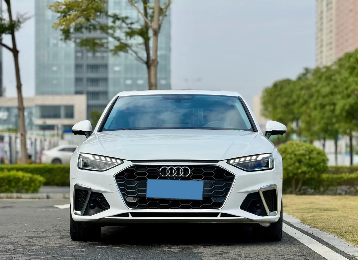 2020 Audi A4L 2.0T 190HP L4 7DCT,autocango,china used car exporter,china ev exporter,chinese used car exporter,chinese used ev exporter