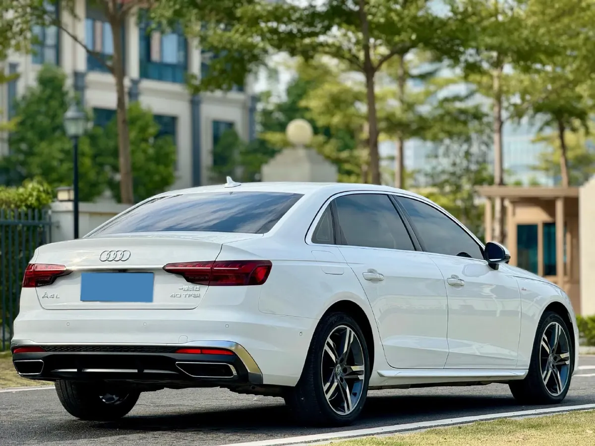 2020 Audi A4L 2.0T 190HP L4 7DCT,autocango,china used car exporter,china ev exporter,chinese used car exporter,chinese used ev exporter