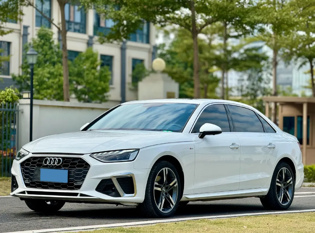 2020 Audi A4L 2.0T 190HP L4 7DCT,autocango,china used car exporter,china ev exporter,chinese used car exporter,chinese used ev exporter