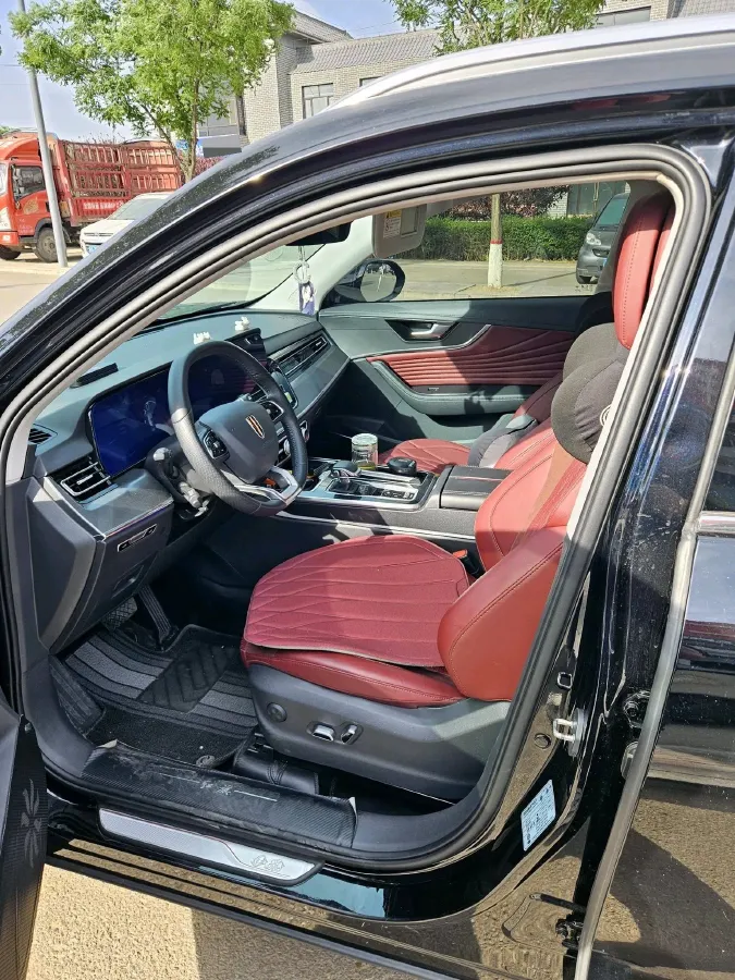2025 HongQi HS5 2.0T 252HP L4 8AT,autocango,china used car exporter,china ev exporter,chinese used car exporter,chinese used ev exporter