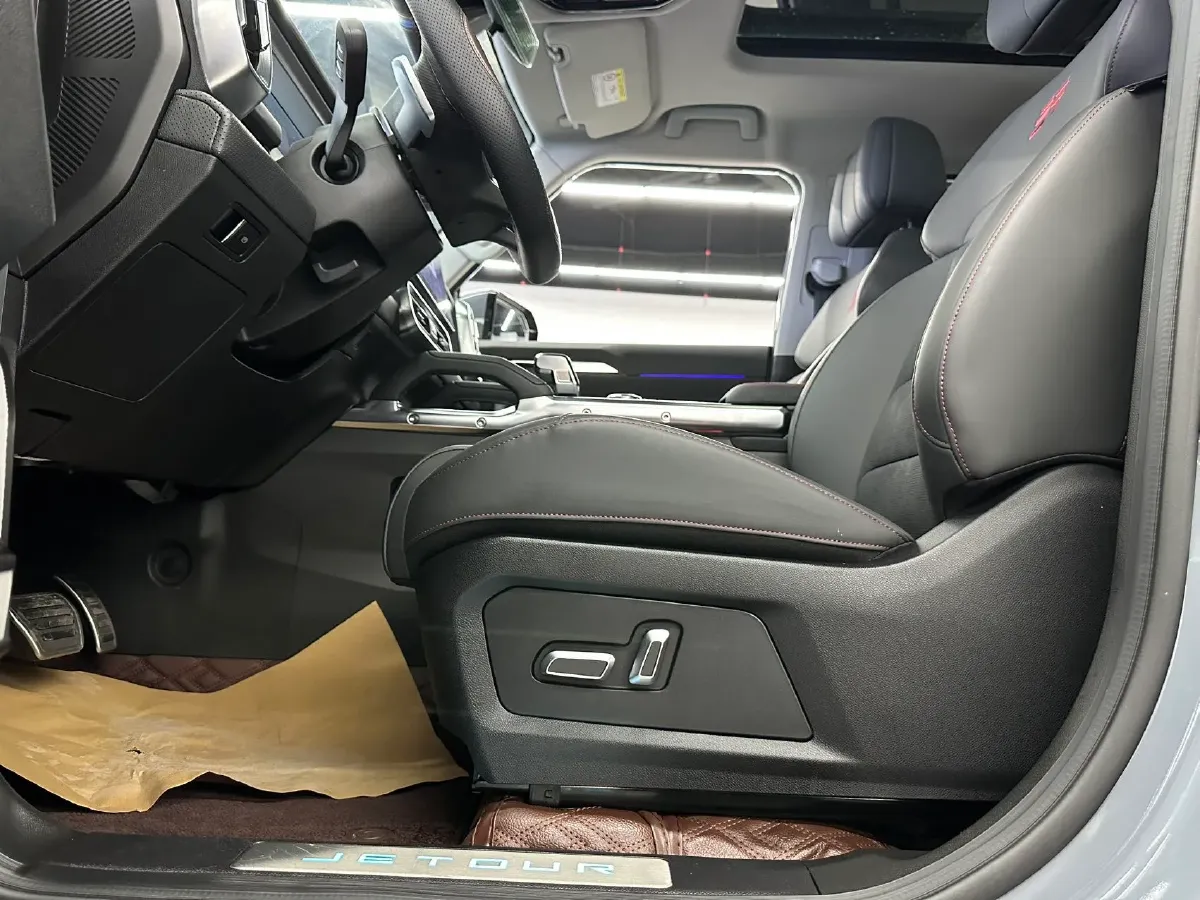2023 Jetour Traveller 2.0T 254HP L4 7DCT,autocango,china used car exporter,china ev exporter,chinese used car exporter,chinese used ev exporter