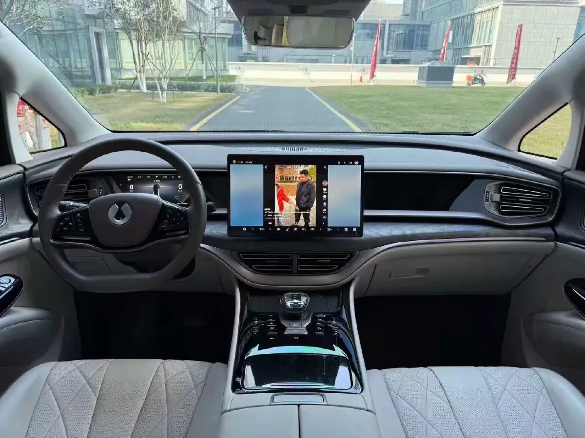 2022 HongQi HS7 3.0T 337HP V6 8AT,autocango,china used car exporter,china ev exporter,chinese used car exporter,chinese used ev exporter