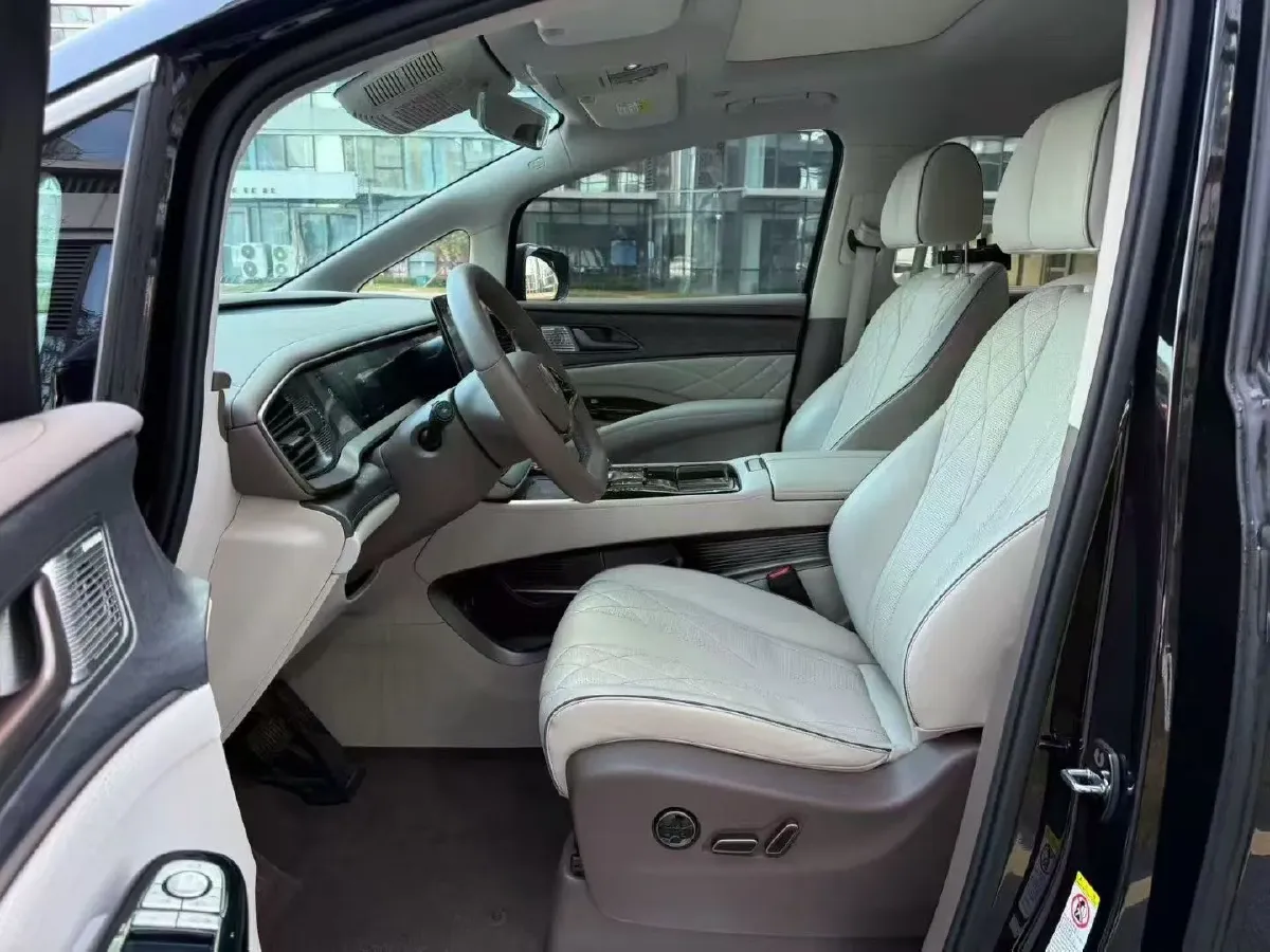 2022 HongQi HS7 3.0T 337HP V6 8AT,autocango,china used car exporter,china ev exporter,chinese used car exporter,chinese used ev exporter