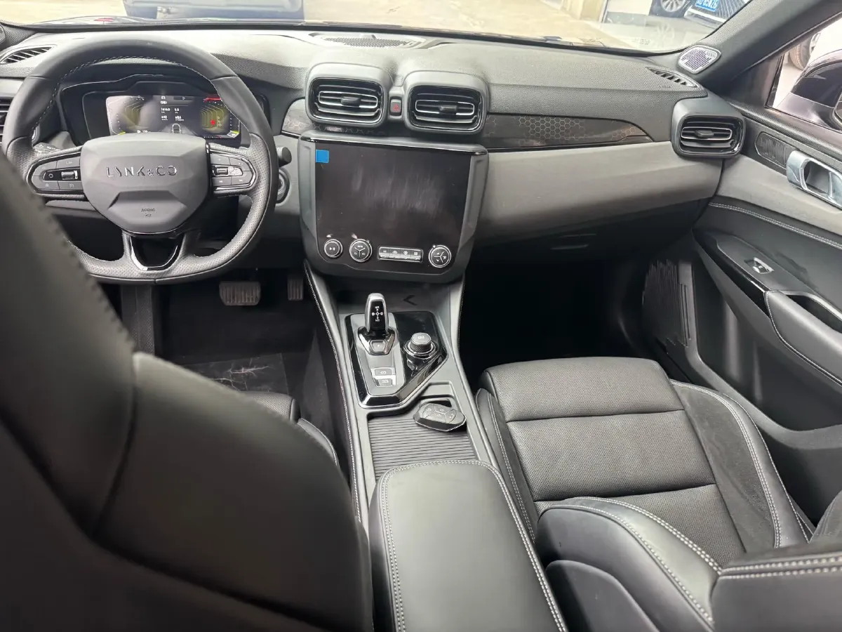 2022 LYNK&CO 03 2.0T 190HP L4 7DCT,autocango,china used car exporter,china ev exporter,chinese used car exporter,chinese used ev exporter