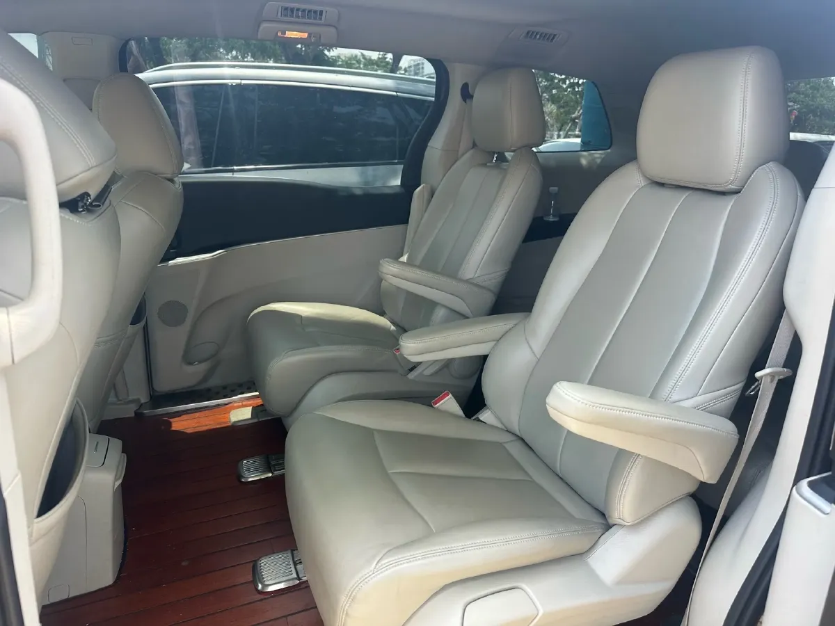 2022 Buick GL8 2.0T 237HP L4 9AT,autocango,china used car exporter,china ev exporter,chinese used car exporter,chinese used ev exporter
