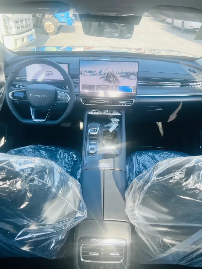 2025 Chery Arrizo 8 Pro 1.6T 197HP L4 7DCT,autocango,china used car exporter,china ev exporter,chinese used car exporter,chinese used ev exporter