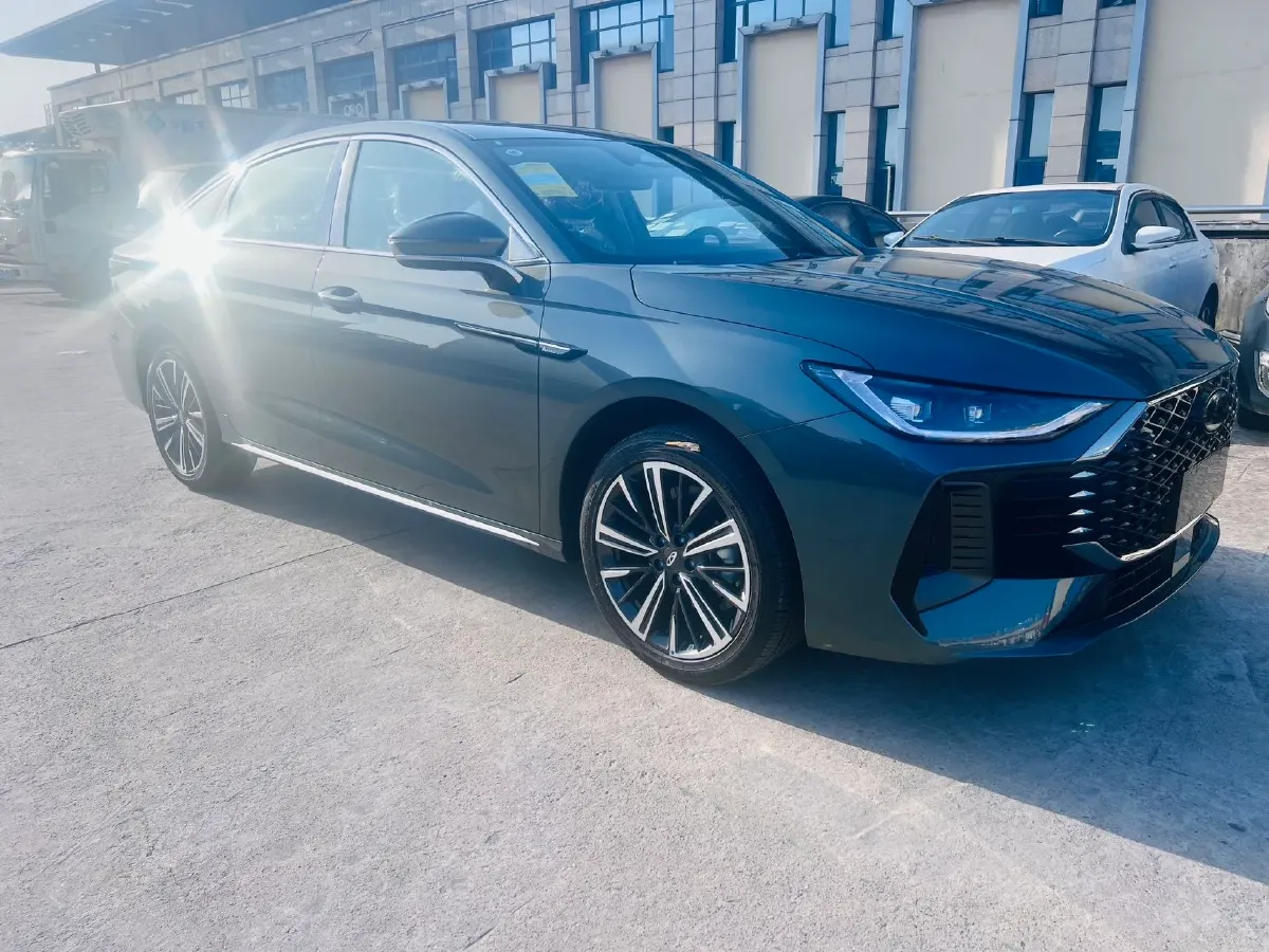 2025 Chery Arrizo 8 Pro 1.6T 197HP L4 7DCT,autocango,china used car exporter,china ev exporter,chinese used car exporter,chinese used ev exporter