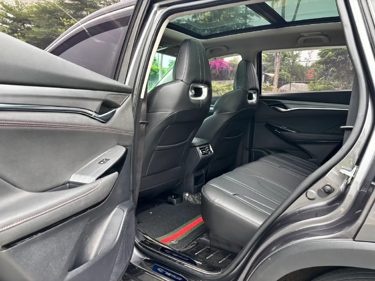 2022 ChangAn CS75 Plus 1.5T 188HP L4 8AT,autocango,china used car exporter,china ev exporter,chinese used car exporter,chinese used ev exporter