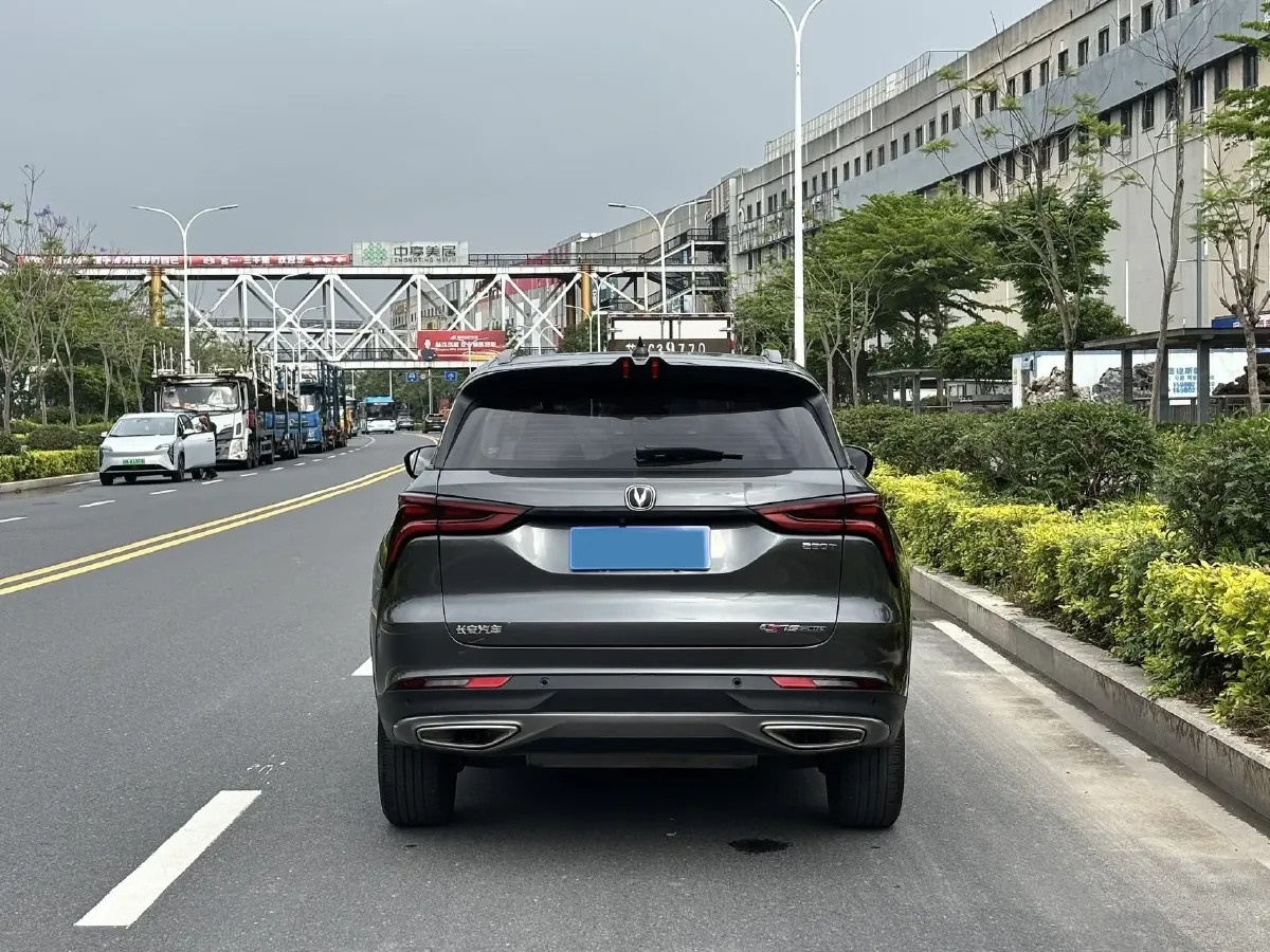 2022 ChangAn CS75 Plus 1.5T 188HP L4 8AT,autocango,china used car exporter,china ev exporter,chinese used car exporter,chinese used ev exporter