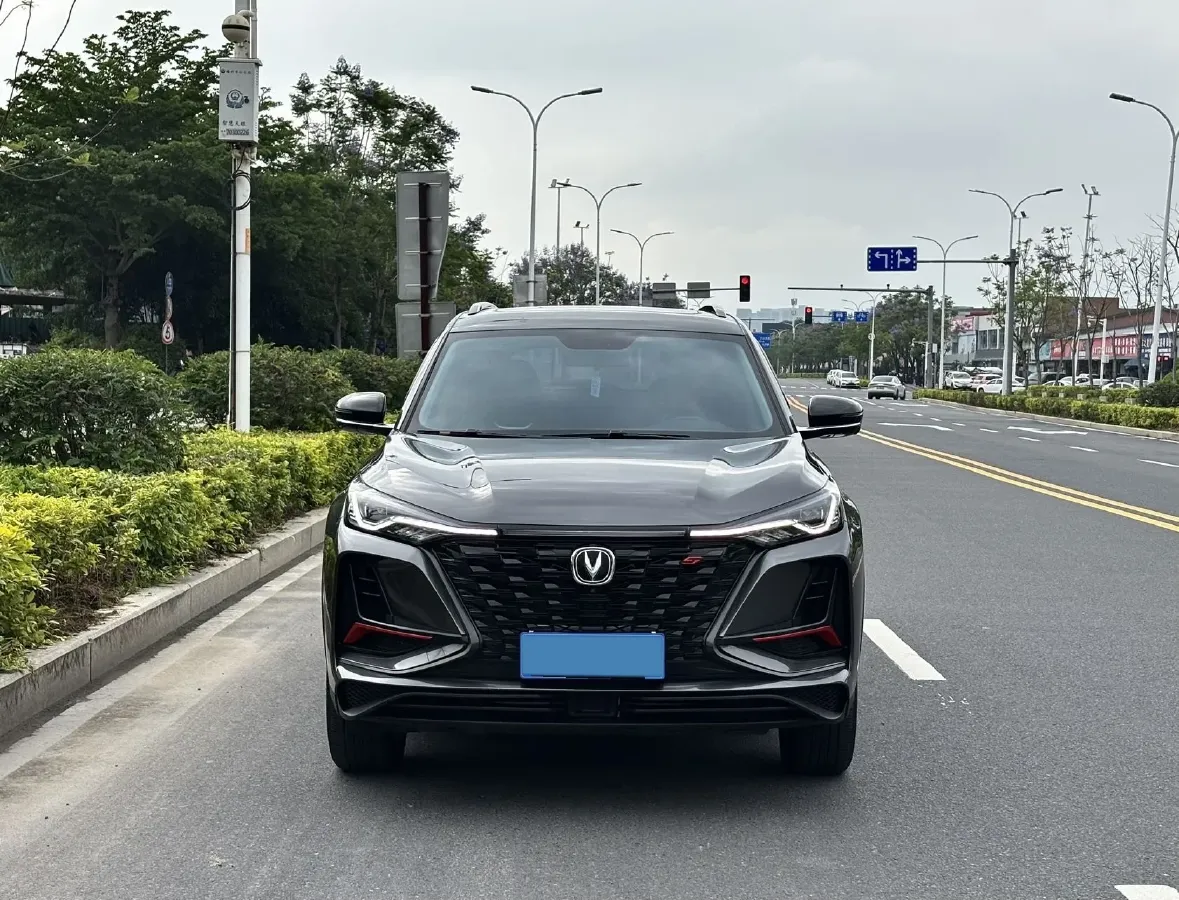 2022 ChangAn CS75 Plus 1.5T 188HP L4 8AT,autocango,china used car exporter,china ev exporter,chinese used car exporter,chinese used ev exporter