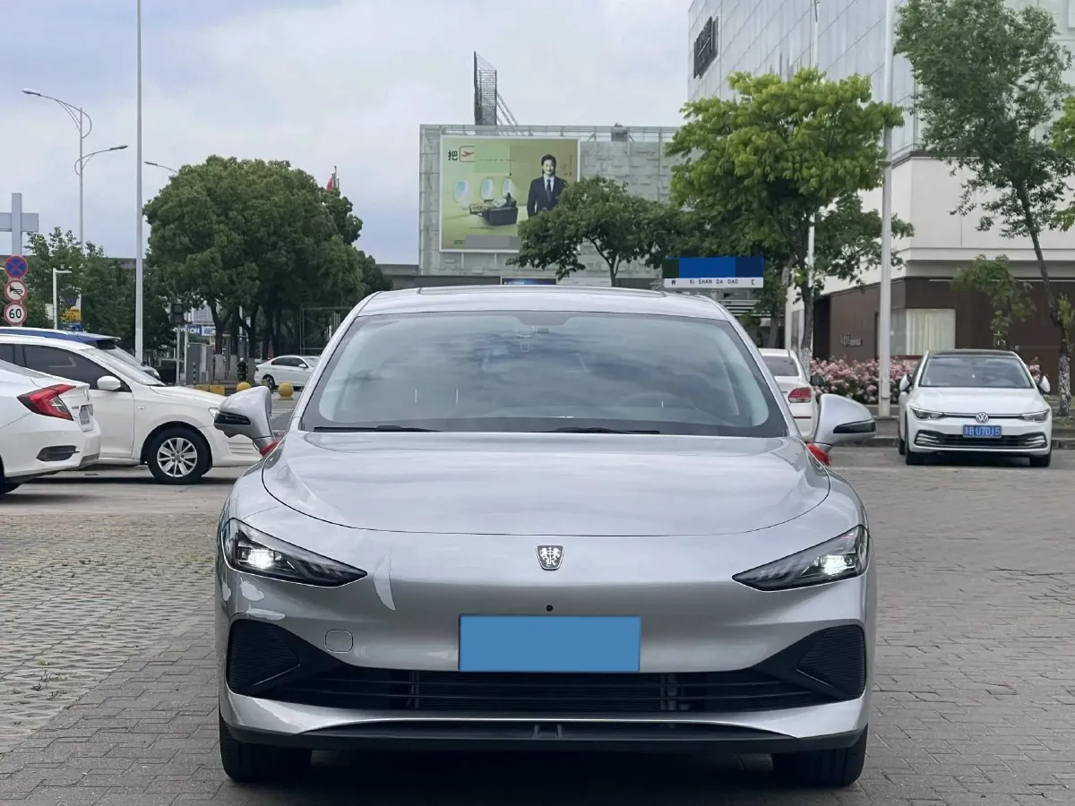 2023 Roewe D7 1.5L 112HP L4 1DHT PHEV 21.4KWH,autocango,china used car exporter,china ev exporter,chinese used car exporter,chinese used ev exporter