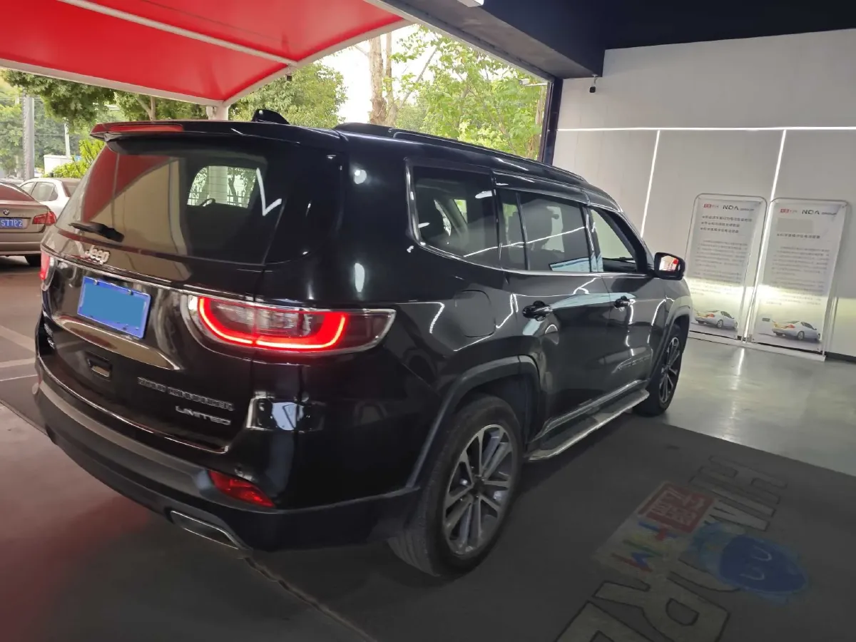2018 Jeep Grand Commander 2.0T 265HP L4 9AT,autocango,china used car exporter,china ev exporter,chinese used car exporter,chinese used ev exporter