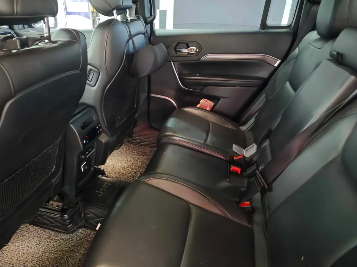 2018 Jeep Grand Commander 2.0T 265HP L4 9AT,autocango,china used car exporter,china ev exporter,chinese used car exporter,chinese used ev exporter