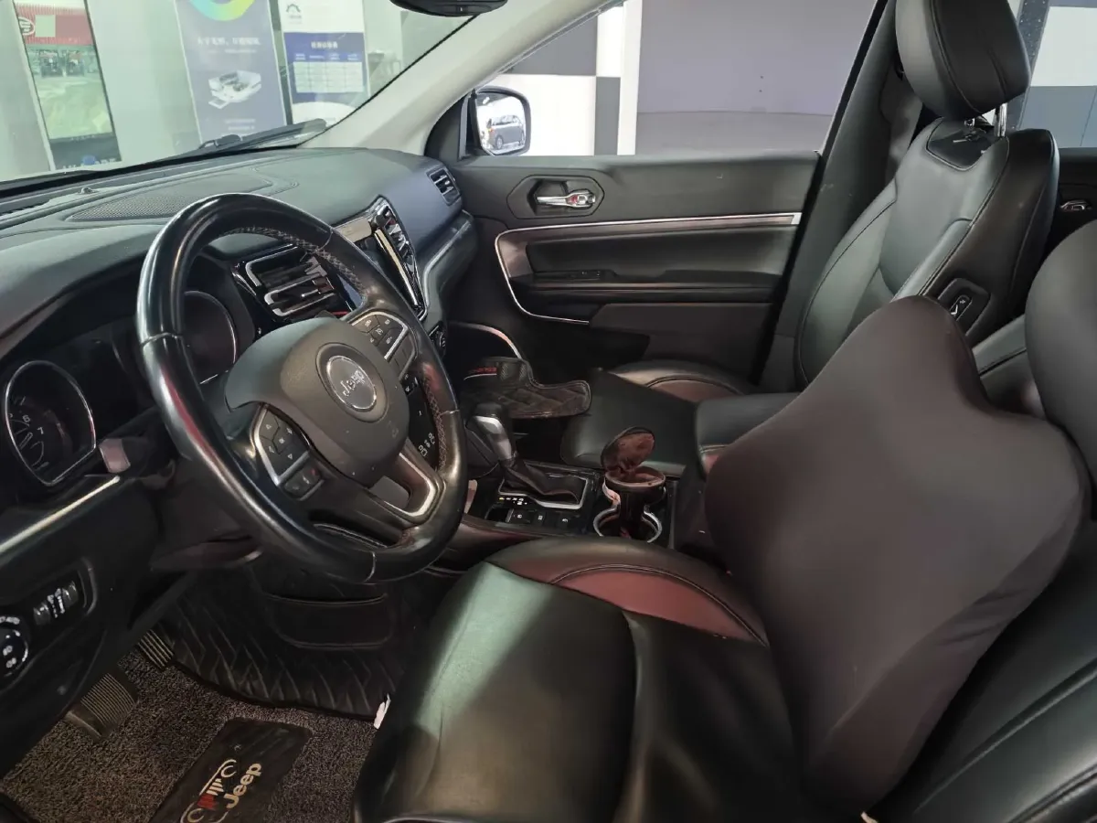 2018 Jeep Grand Commander 2.0T 265HP L4 9AT,autocango,china used car exporter,china ev exporter,chinese used car exporter,chinese used ev exporter