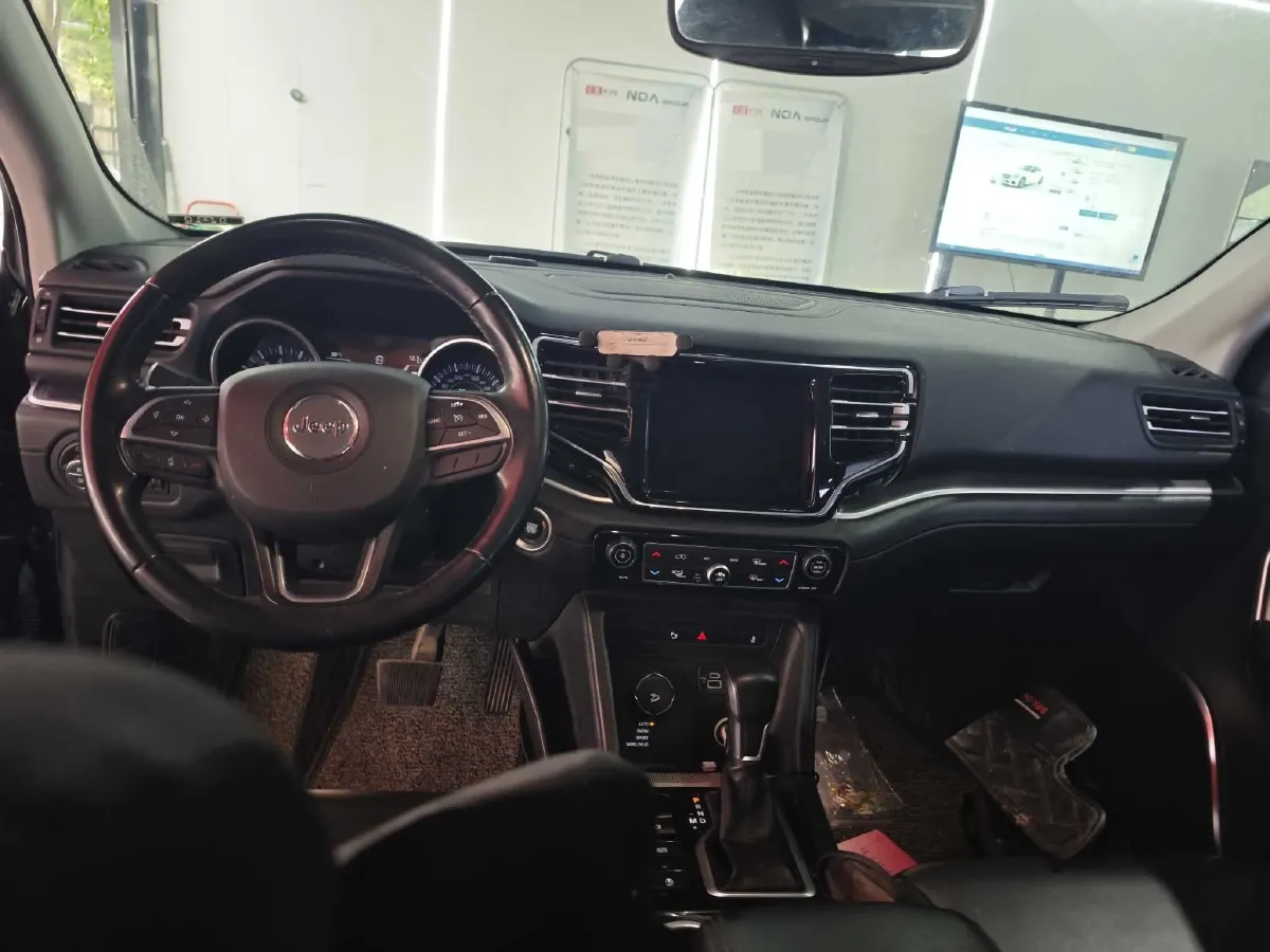 2018 Jeep Grand Commander 2.0T 265HP L4 9AT,autocango,china used car exporter,china ev exporter,chinese used car exporter,chinese used ev exporter