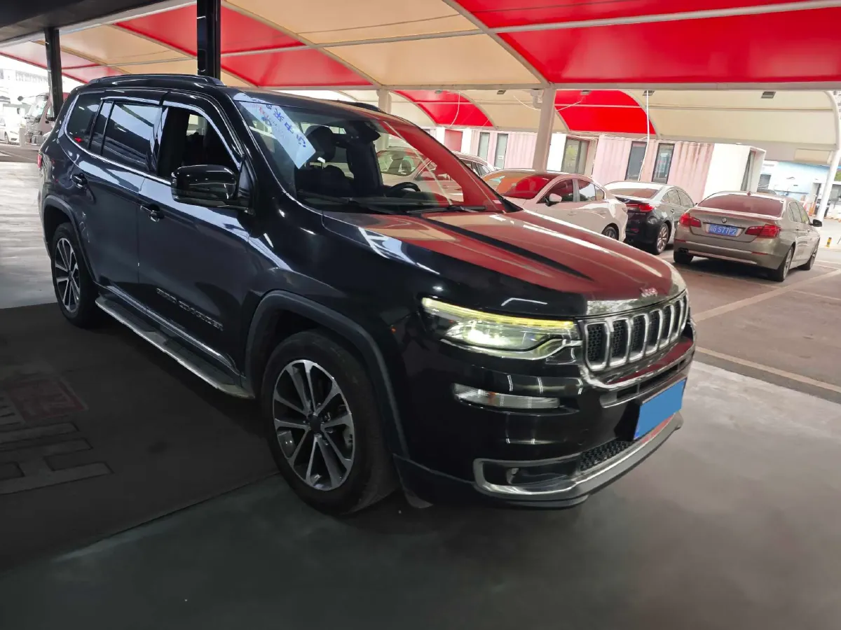 2018 Jeep Grand Commander 2.0T 265HP L4 9AT,autocango,china used car exporter,china ev exporter,chinese used car exporter,chinese used ev exporter
