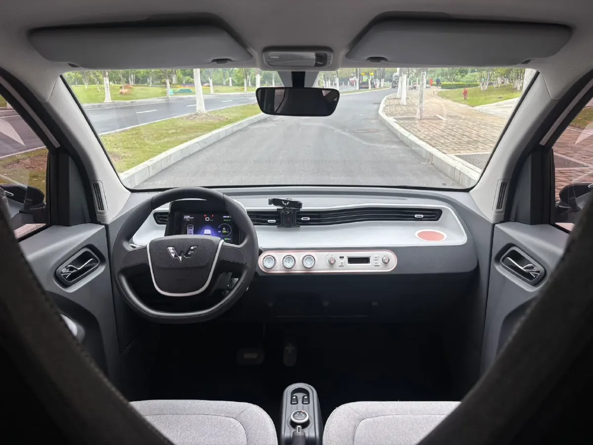 2021 WuLing HongGuang MINI EV BEV 13.9KWH,autocango,china used car exporter,china ev exporter,chinese used car exporter,chinese used ev exporter