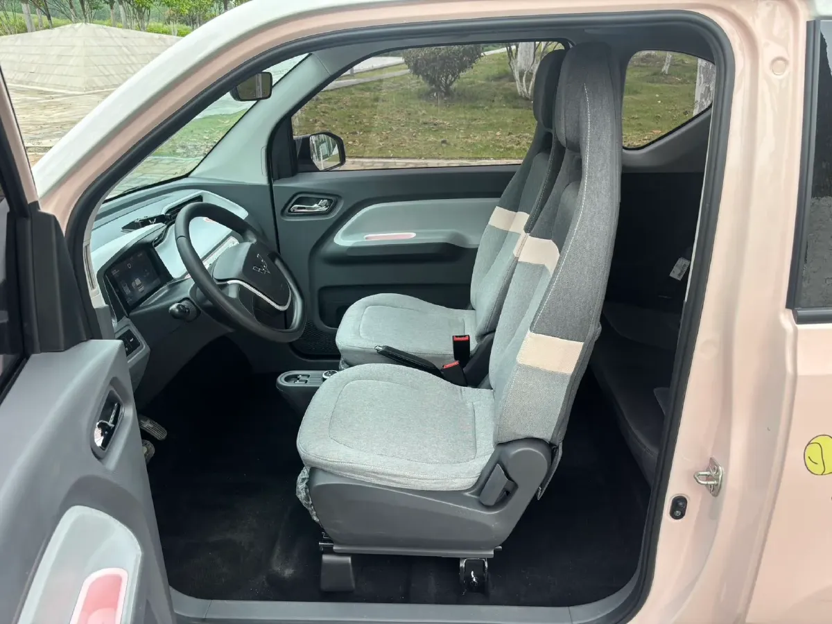 2021 WuLing HongGuang MINI EV BEV 13.9KWH,autocango,china used car exporter,china ev exporter,chinese used car exporter,chinese used ev exporter