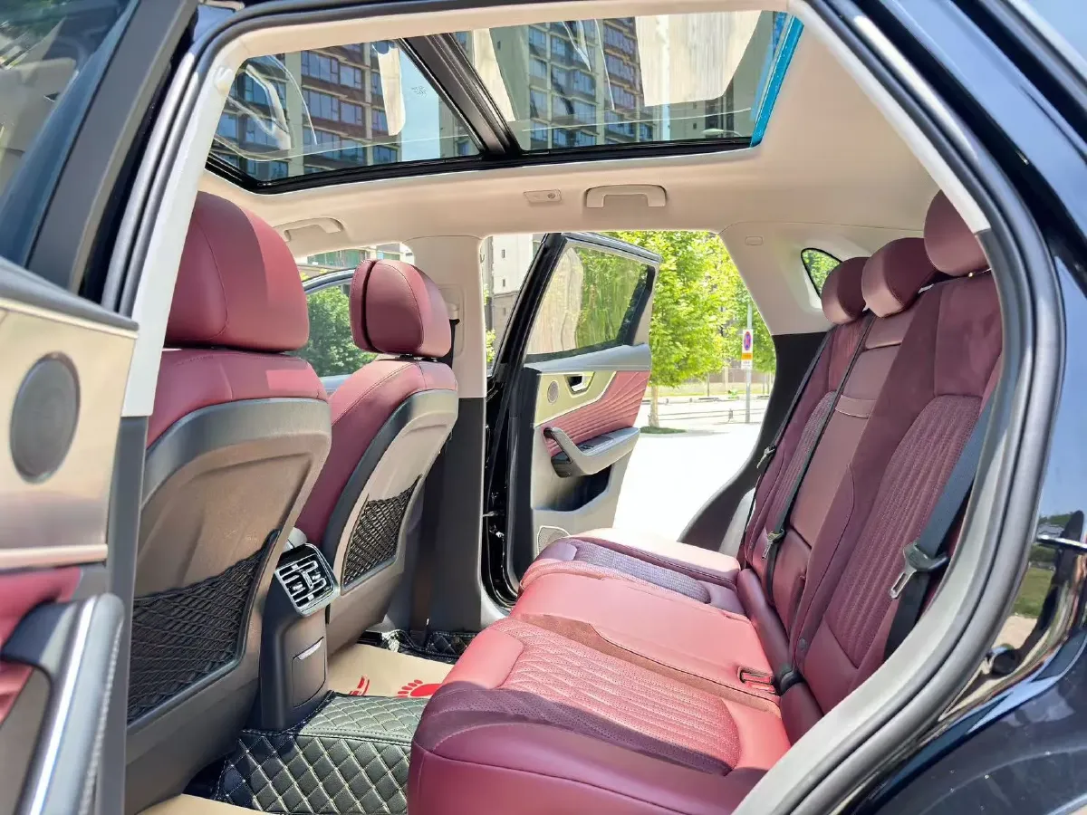 2023 HongQi HS5 2.0T 252HP L4 8AT,autocango,china used car exporter,china ev exporter,chinese used car exporter,chinese used ev exporter