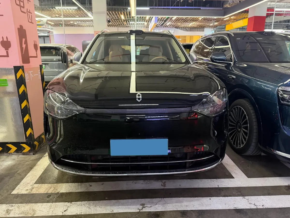 2025 AITO AITO M9 REEV 160HP REEV 52KWH,autocango,china used car exporter,china ev exporter,chinese used car exporter,chinese used ev exporter