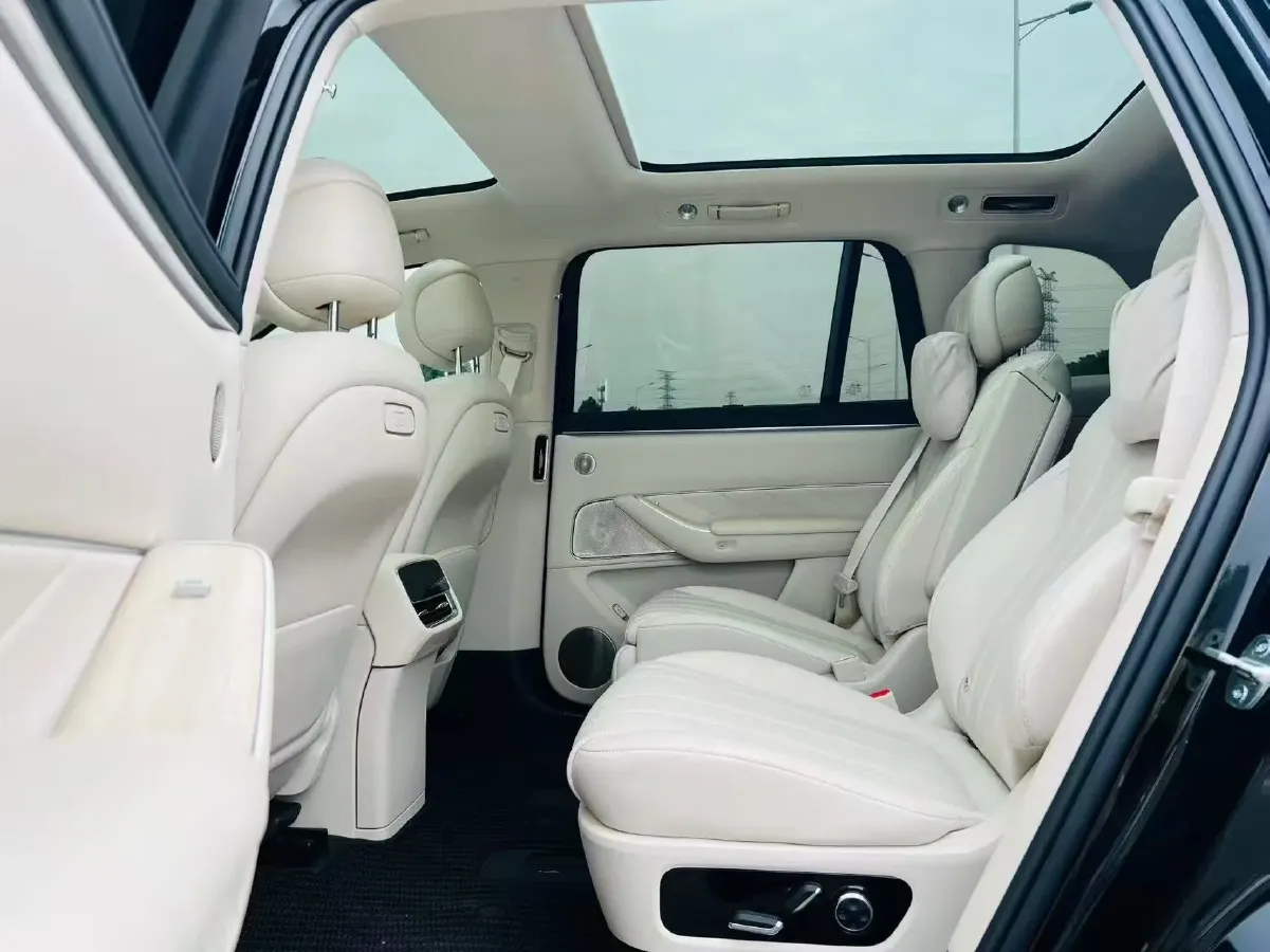 2025 AITO AITO M8 BEV,autocango,china used car exporter,china ev exporter,chinese used car exporter,chinese used ev exporter