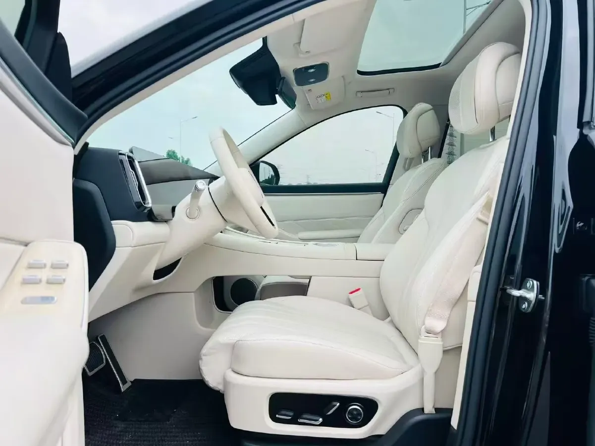 2025 AITO AITO M8 BEV,autocango,china used car exporter,china ev exporter,chinese used car exporter,chinese used ev exporter