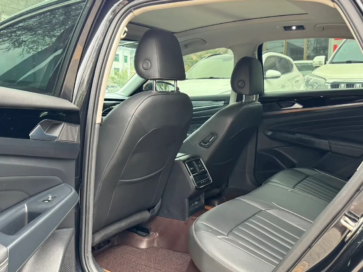 2023 Volkswagen Passat 2.0T 186HP L4 7DCT,autocango,china used car exporter,china ev exporter,chinese used car exporter,chinese used ev exporter