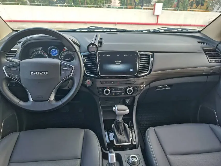 2020 Isuzu Mu-X 1.9T 166HP L4 6AT,autocango,china used car exporter,china ev exporter,chinese used car exporter,chinese used ev exporter