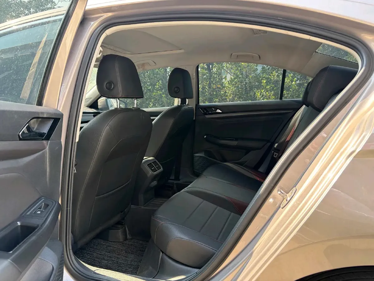 2019 HuangHai WeiLong 2.4T 218HP L4 6AT,autocango,china used car exporter,china ev exporter,chinese used car exporter,chinese used ev exporter