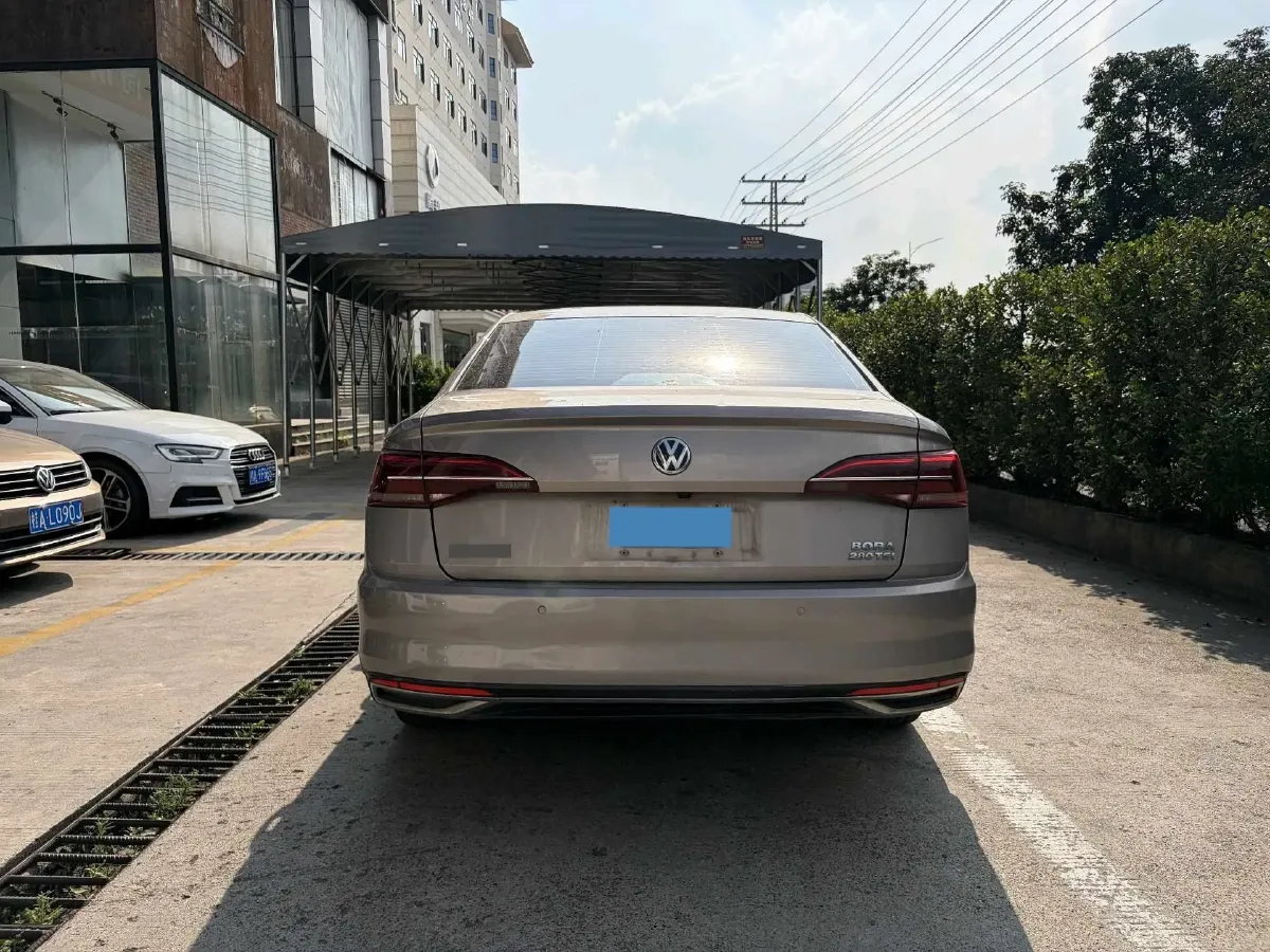 2019 HuangHai WeiLong 2.4T 218HP L4 6AT,autocango,china used car exporter,china ev exporter,chinese used car exporter,chinese used ev exporter