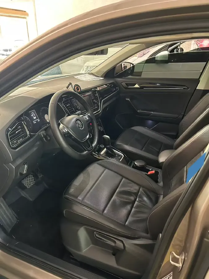 2018 Borgward BX7 2.0T 224HP L4 6AT,autocango,china used car exporter,china ev exporter,chinese used car exporter,chinese used ev exporter