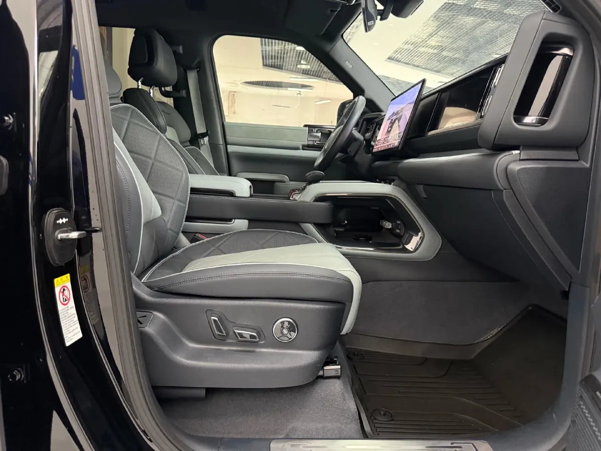 2023 FangChengBao Bao 5 1.5T 194HP L4 E-CVT PHEV 31.8KWH,autocango,china used car exporter,china ev exporter,chinese used car exporter,chinese used ev exporter