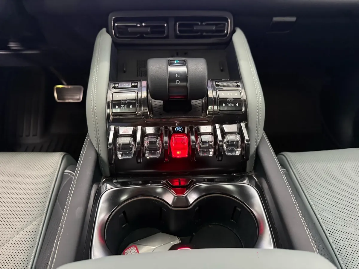 2023 FangChengBao Bao 5 1.5T 194HP L4 E-CVT PHEV 31.8KWH,autocango,china used car exporter,china ev exporter,chinese used car exporter,chinese used ev exporter