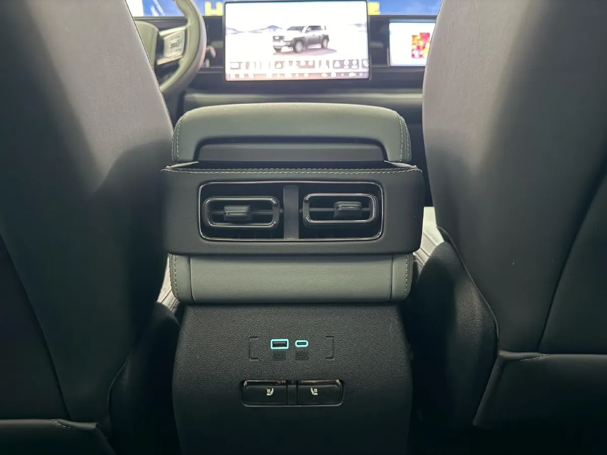 2023 FangChengBao Bao 5 1.5T 194HP L4 E-CVT PHEV 31.8KWH,autocango,china used car exporter,china ev exporter,chinese used car exporter,chinese used ev exporter