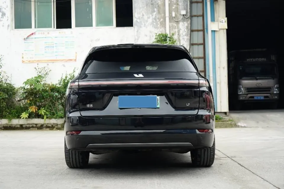 2024 Li L8 Range Extended 154HP REEV 42.8KWH,autocango,china used car exporter,china ev exporter,chinese used car exporter,chinese used ev exporter