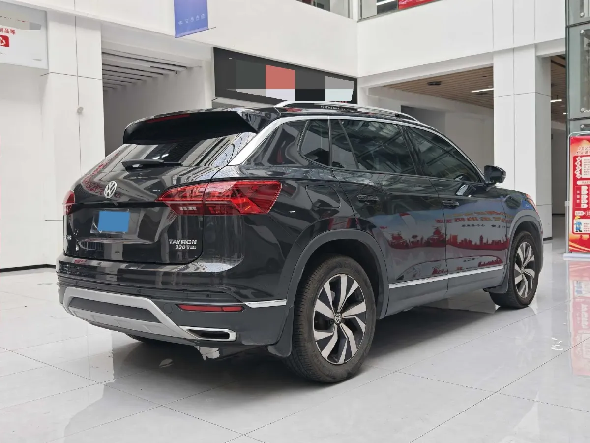 2019 Jeep Cherokee 2.0T 234HP L4 9AT,autocango,china used car exporter,china ev exporter,chinese used car exporter,chinese used ev exporter