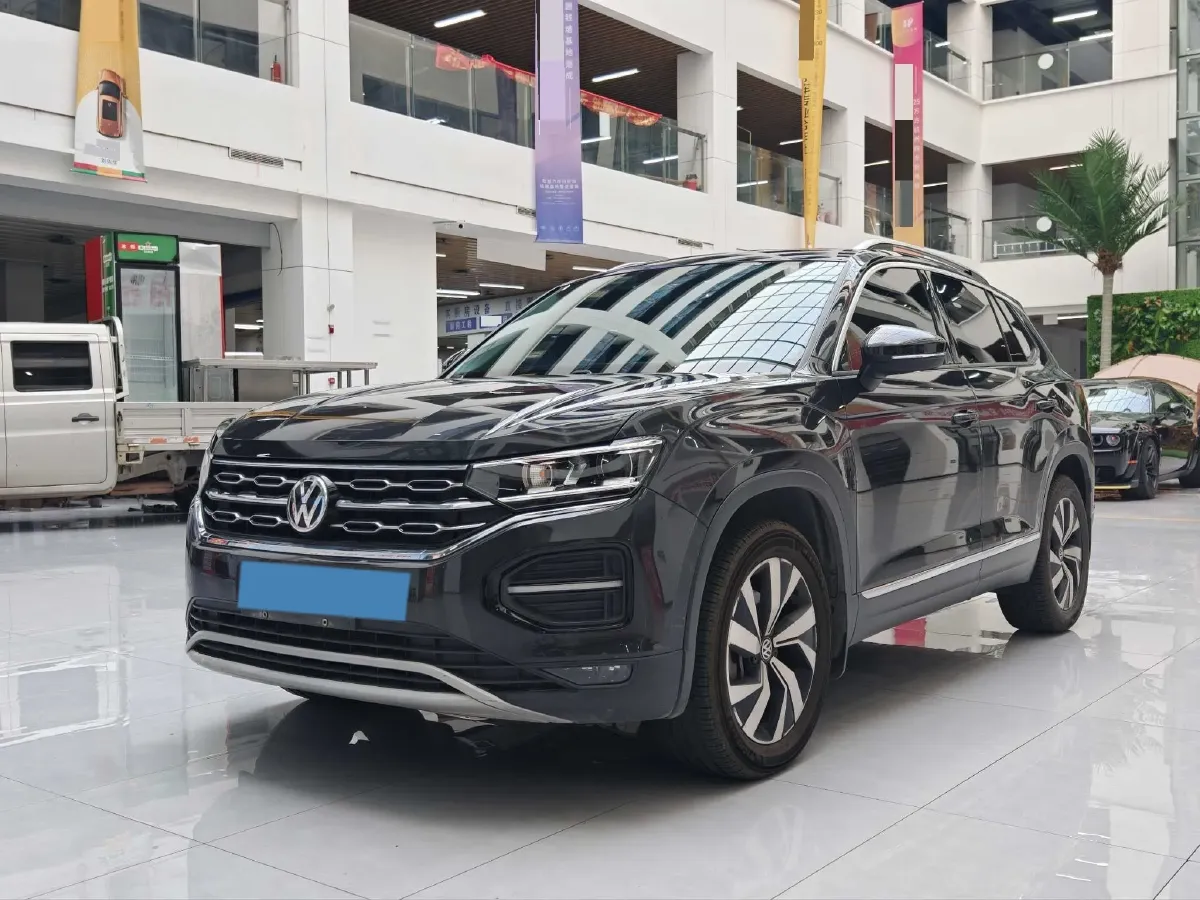 2019 Jeep Cherokee 2.0T 234HP L4 9AT,autocango,china used car exporter,china ev exporter,chinese used car exporter,chinese used ev exporter