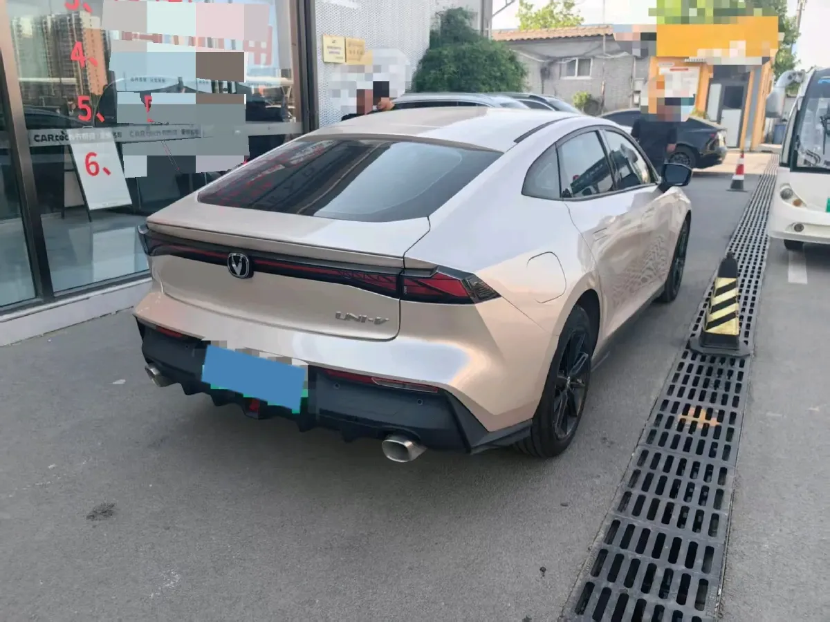 2023 ChangAn UNI-V iDD 1.5T 170HP L4 6TCT PHEV 18.4KWH,autocango,china used car exporter,china ev exporter,chinese used car exporter,chinese used ev exporter