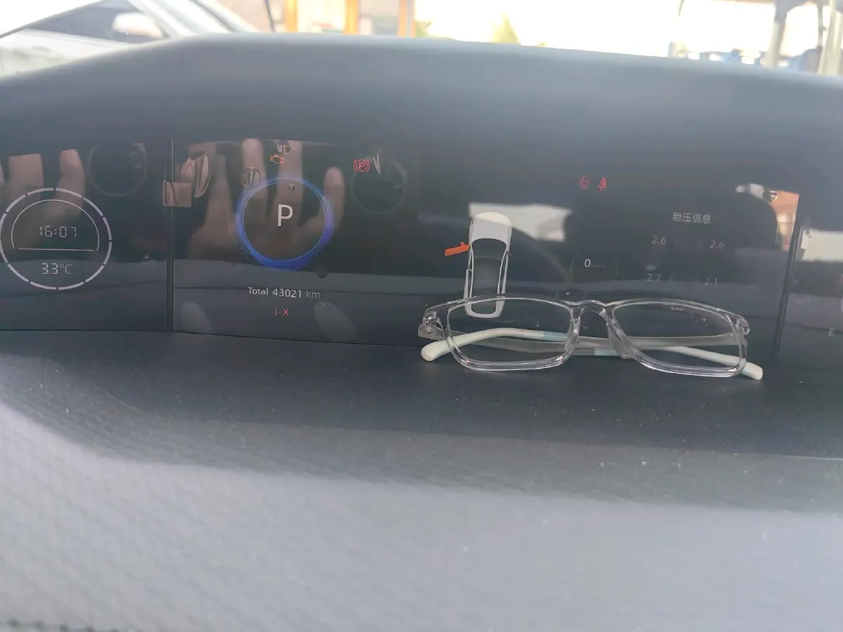 2023 ChangAn UNI-V iDD 1.5T 170HP L4 6TCT PHEV 18.4KWH,autocango,china used car exporter,china ev exporter,chinese used car exporter,chinese used ev exporter